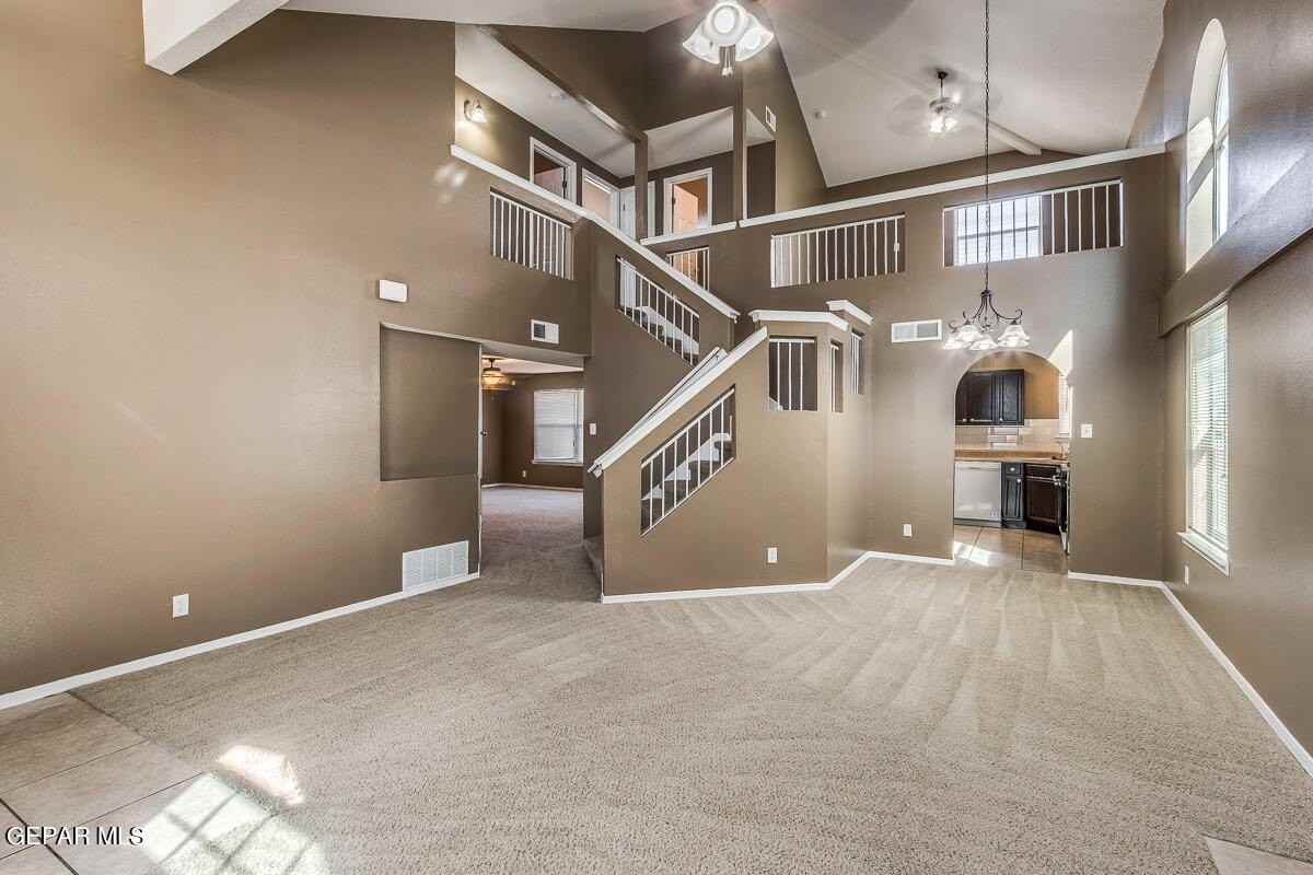 10932 Northview Dr - Photo 4 of 28
