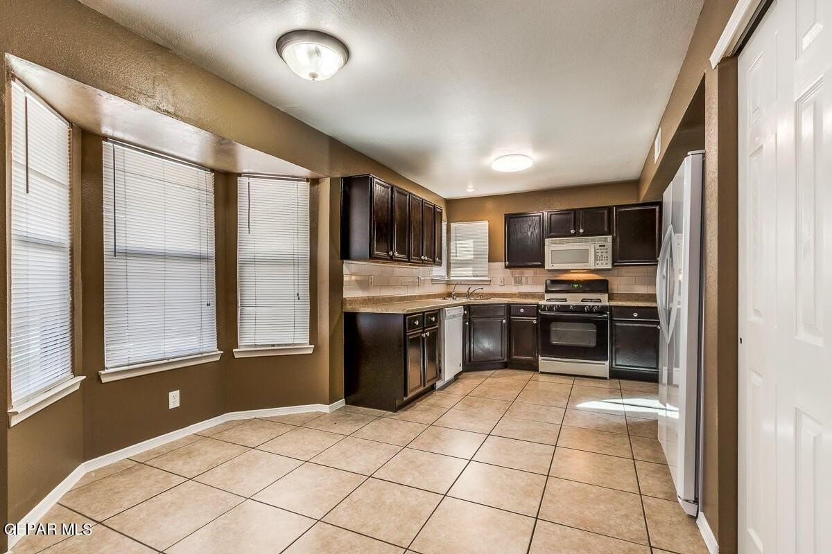 10932 Northview Dr - Photo 7 of 28