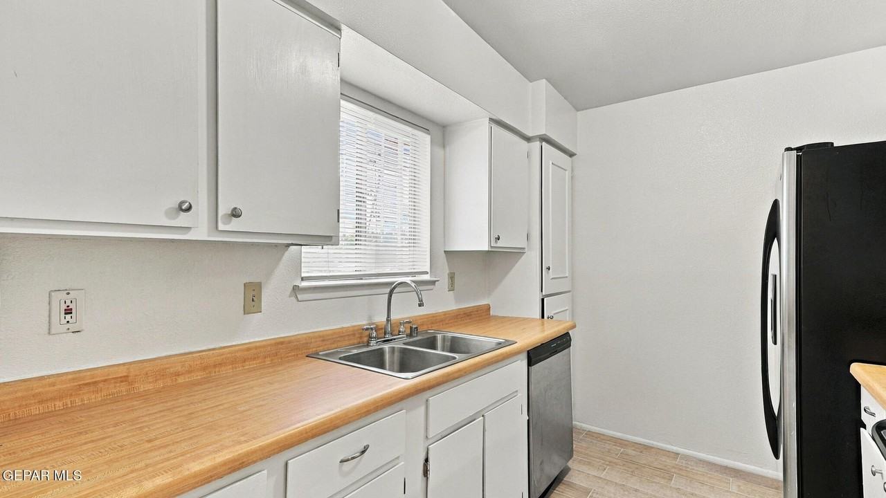 10929 Pelhem Rd - Photo 7 of 20