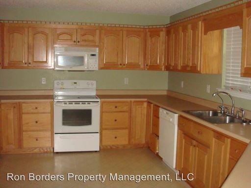 5046 Carriage Dr - Photo 3 of 8