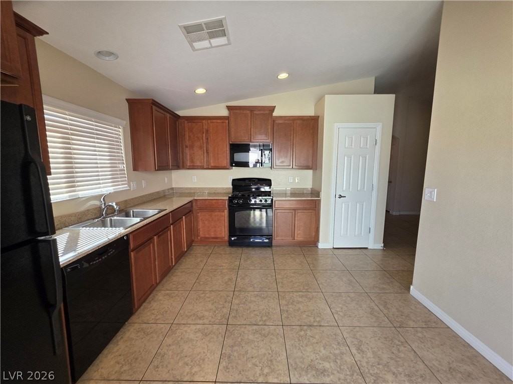 7876 Crownbeard St - Photo 5 of 50