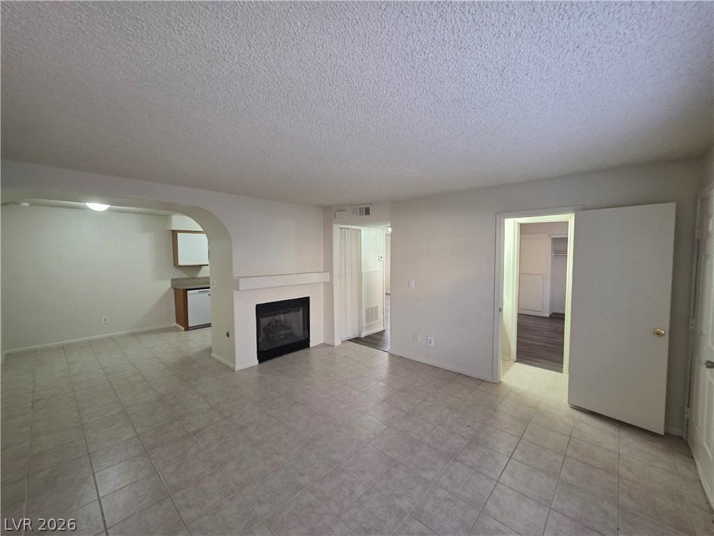 1608 N Torrey Pines Dr #103 - Photo 3 of 46