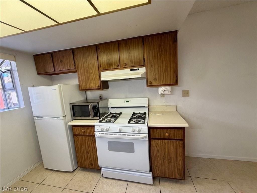 425 N Lamb Blvd #A - Photo 4 of 18