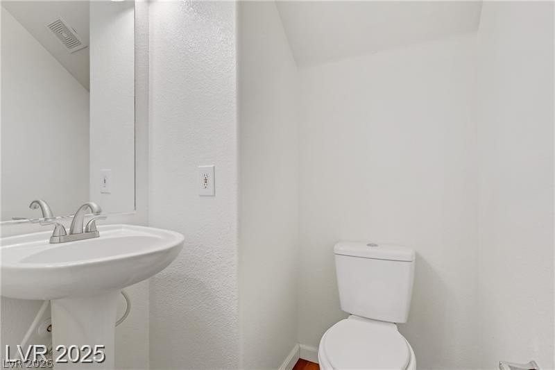 5948 Sakhalin Ave - Photo 7 of 47