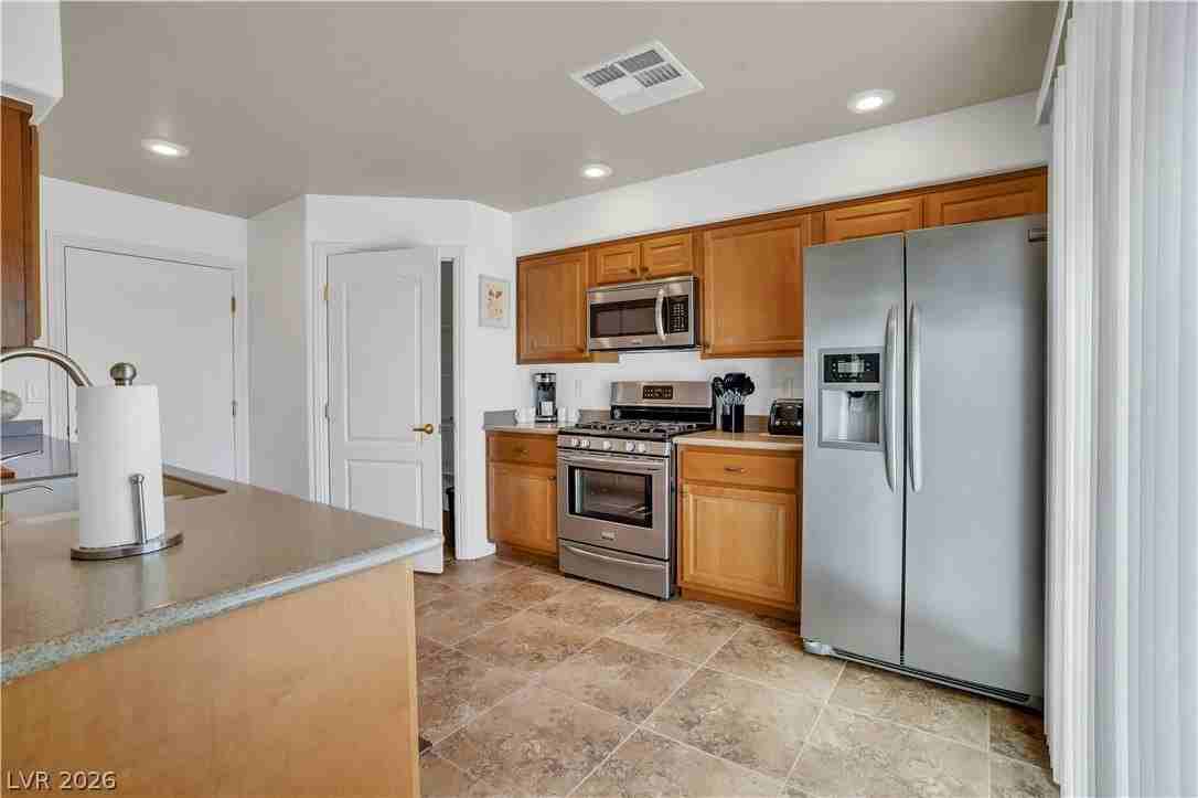9509 Borough Park St - Photo 7 of 36