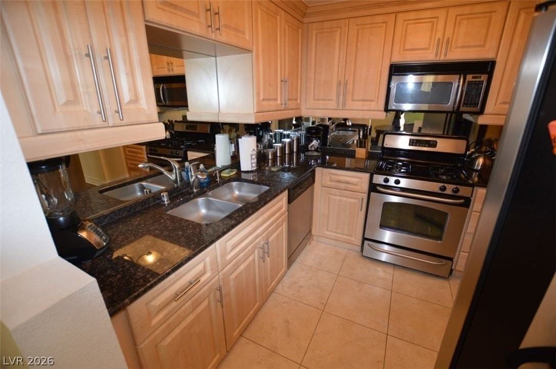 230 E Flamingo Rd #129 - Photo 6 of 29