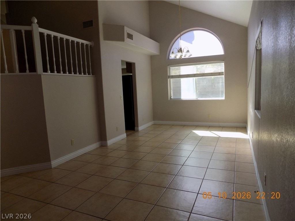 7421 Winterpine Ave - Photo 4 of 27