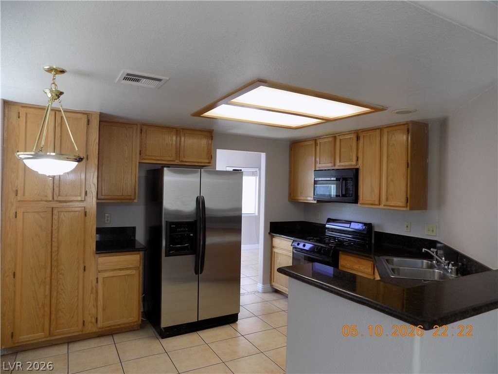 7421 Winterpine Ave - Photo 5 of 27