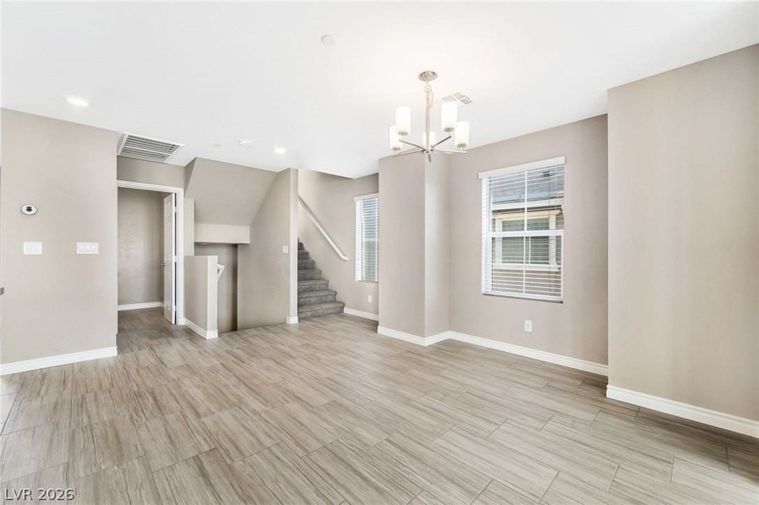 811 N Water St - Photo 4 of 27