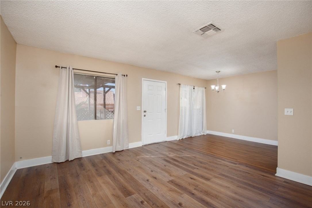 619 Pepper Tree Cir #1 - Photo 5 of 22