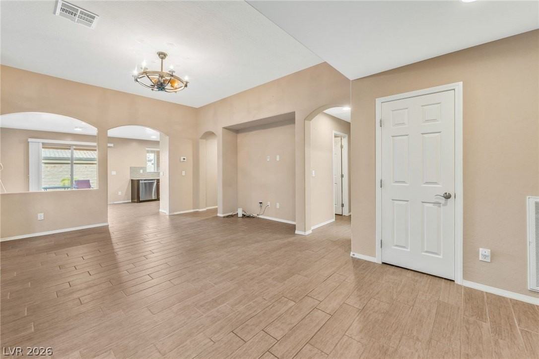 3740 Rocklin Peak Ave - Photo 4 of 20