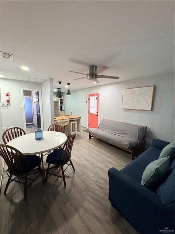 906 E Loeb St #910 - Photo 3 of 13