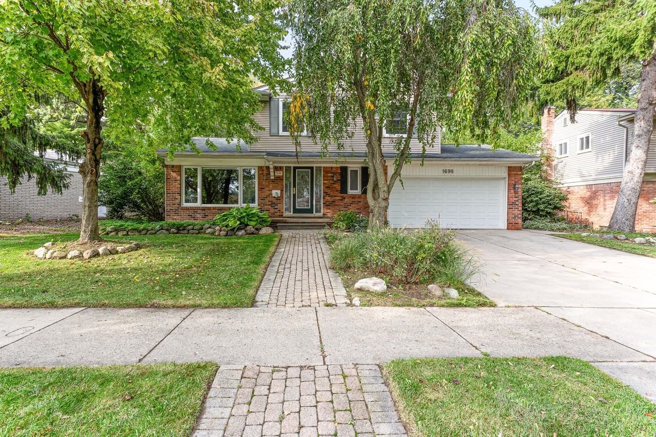 1698 Lexington St - Photo 3 of 50