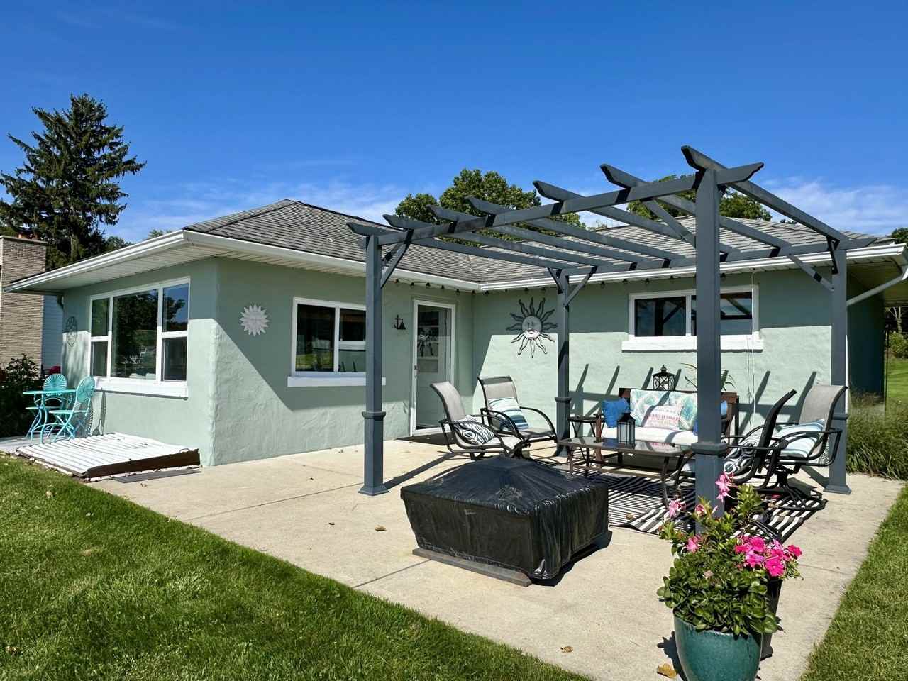 8169 W Pq Ave - Photo 2 of 14