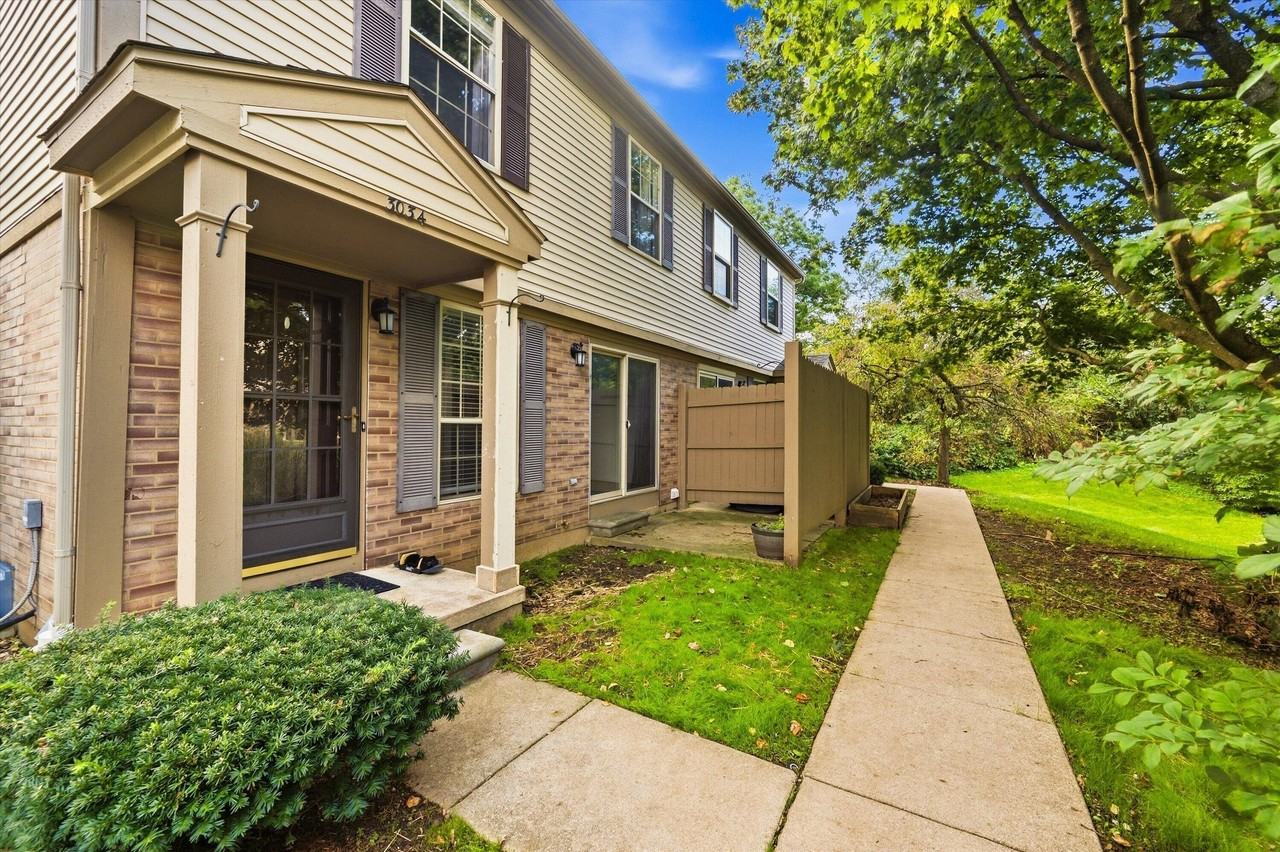 3034 Forest Creek Ct - Photo 3 of 50
