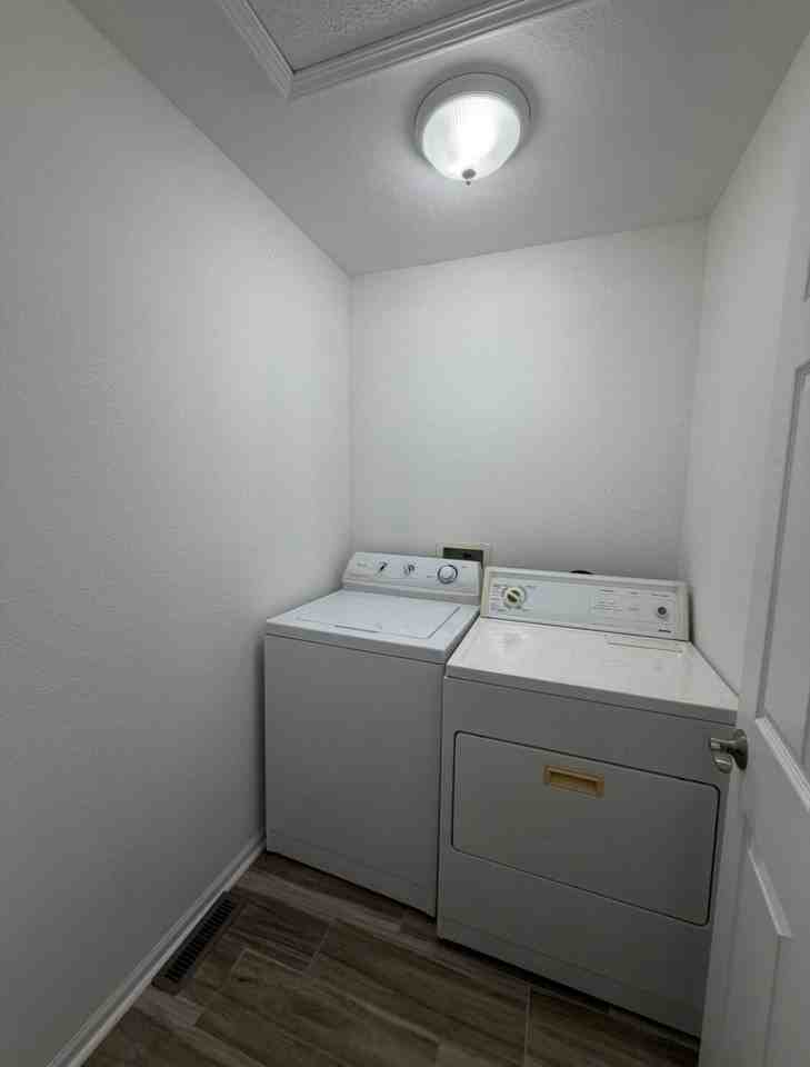 369 Knox Ave - Photo 6 of 17