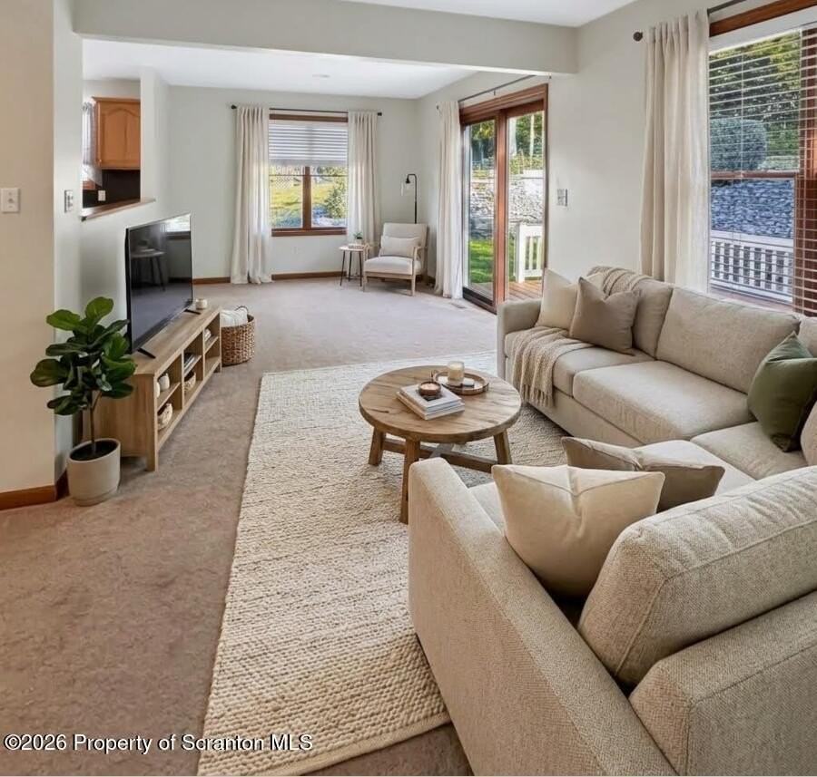 4006 Pond View Dr - Photo 2 of 28
