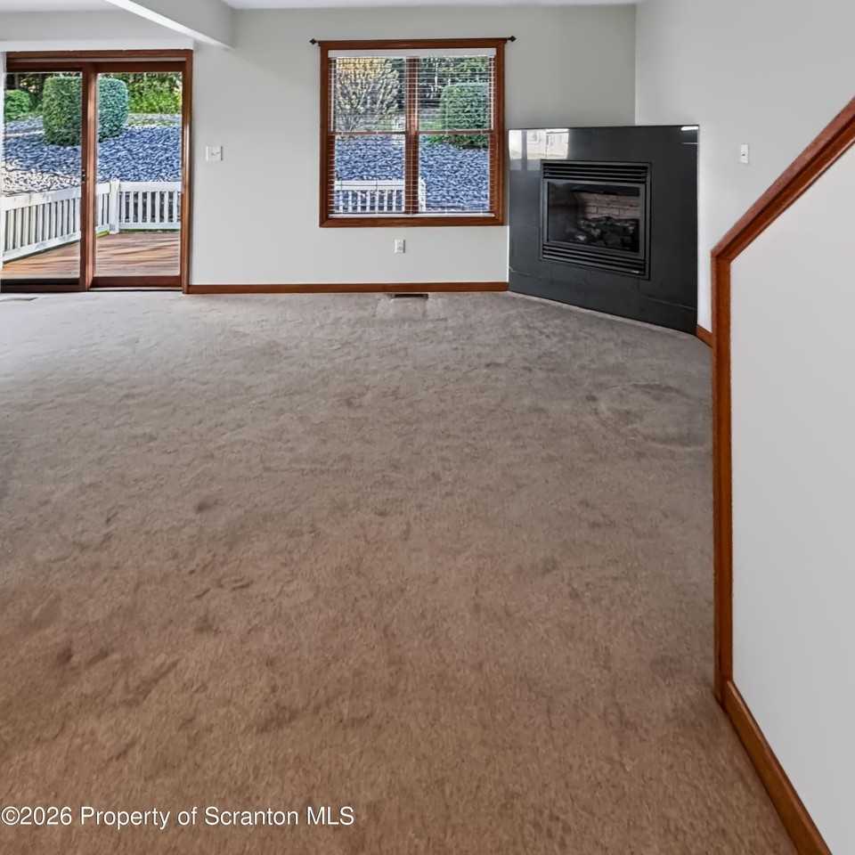 4006 Pond View Dr - Photo 4 of 28