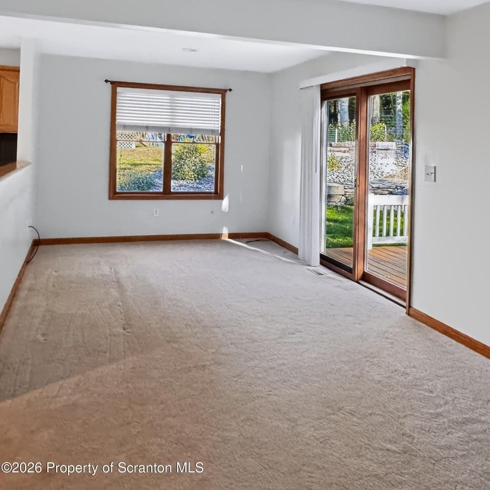 4006 Pond View Dr - Photo 6 of 28