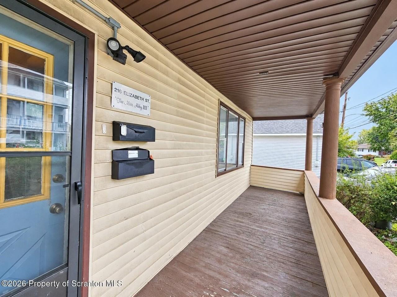 216 Elizabeth St #2ndFL - Photo 2 of 8