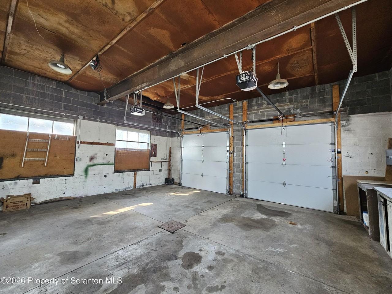 1105 Rundle St - Photo 3 of 6