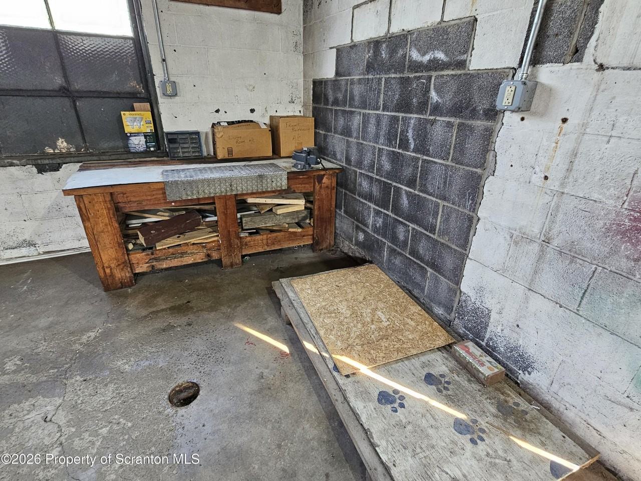 1105 Rundle St - Photo 6 of 6