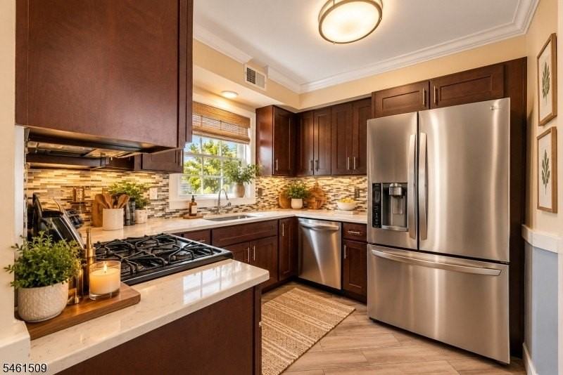 1034 William St #B - Photo 4 of 17