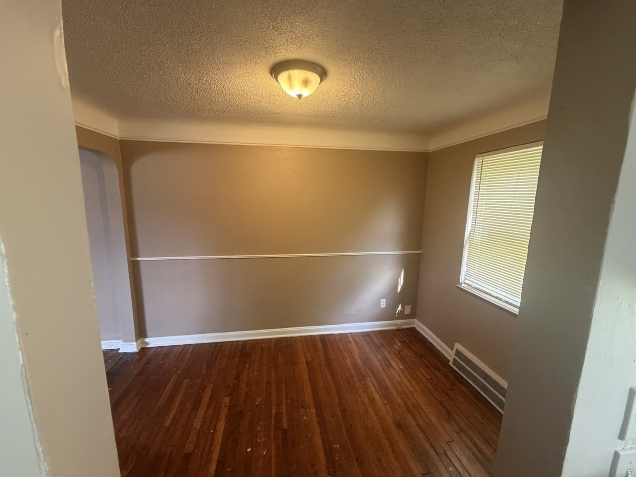 20470 Lake Shore Blvd #1 - Photo 4 of 10