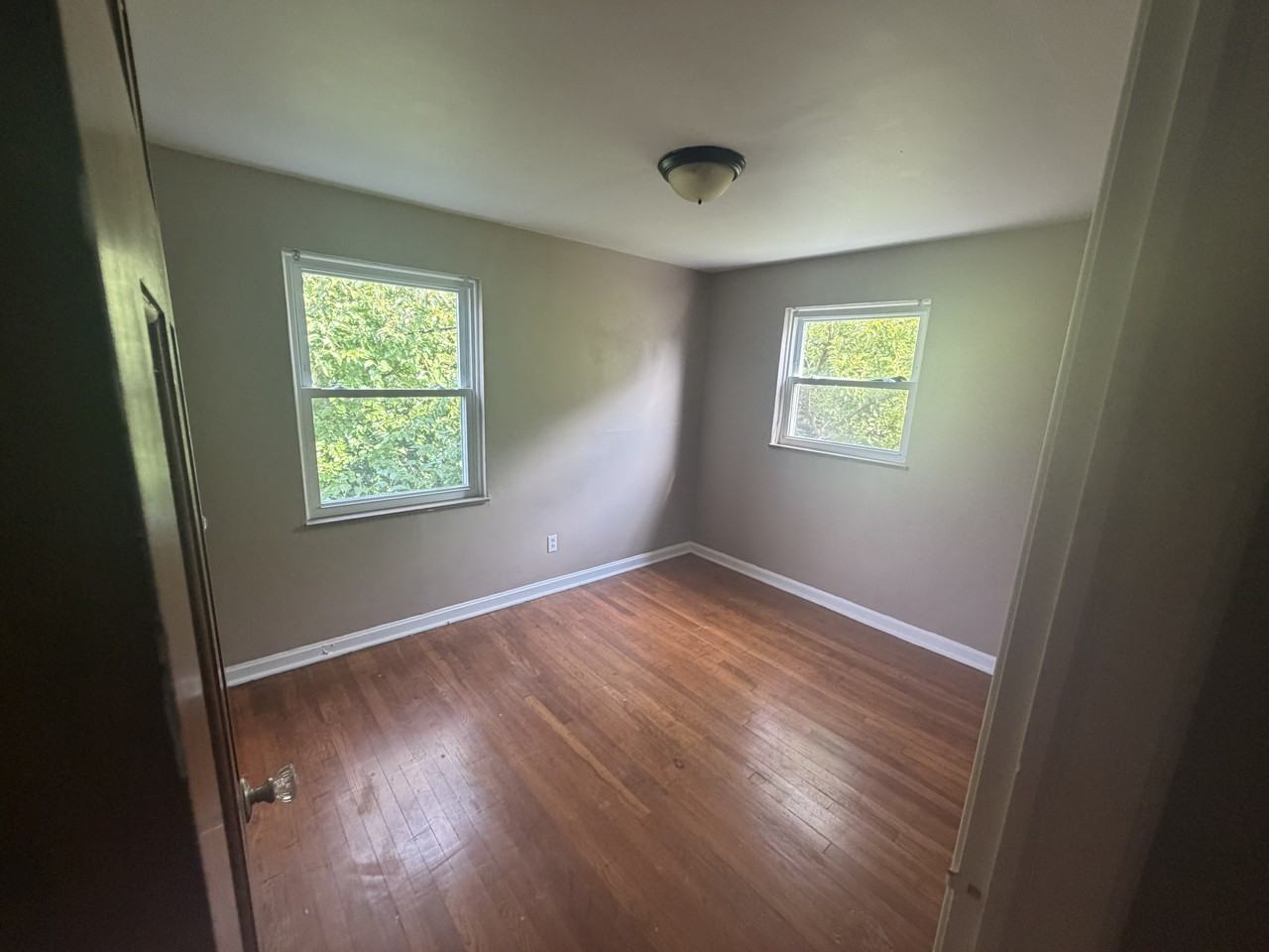 20470 Lake Shore Blvd #1 - Photo 6 of 10