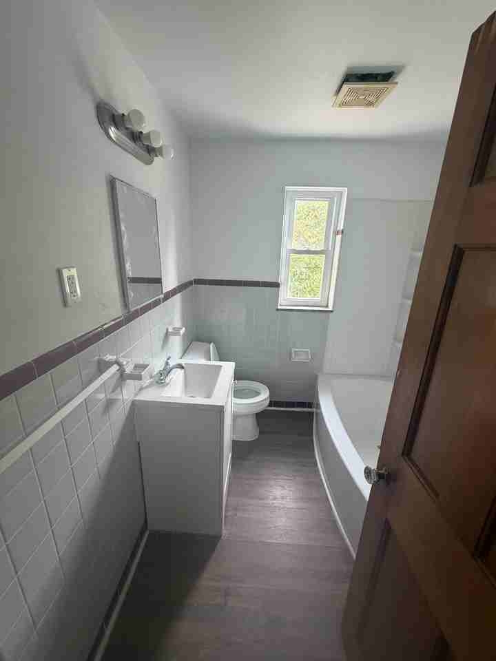 20470 Lake Shore Blvd #1 - Photo 7 of 10