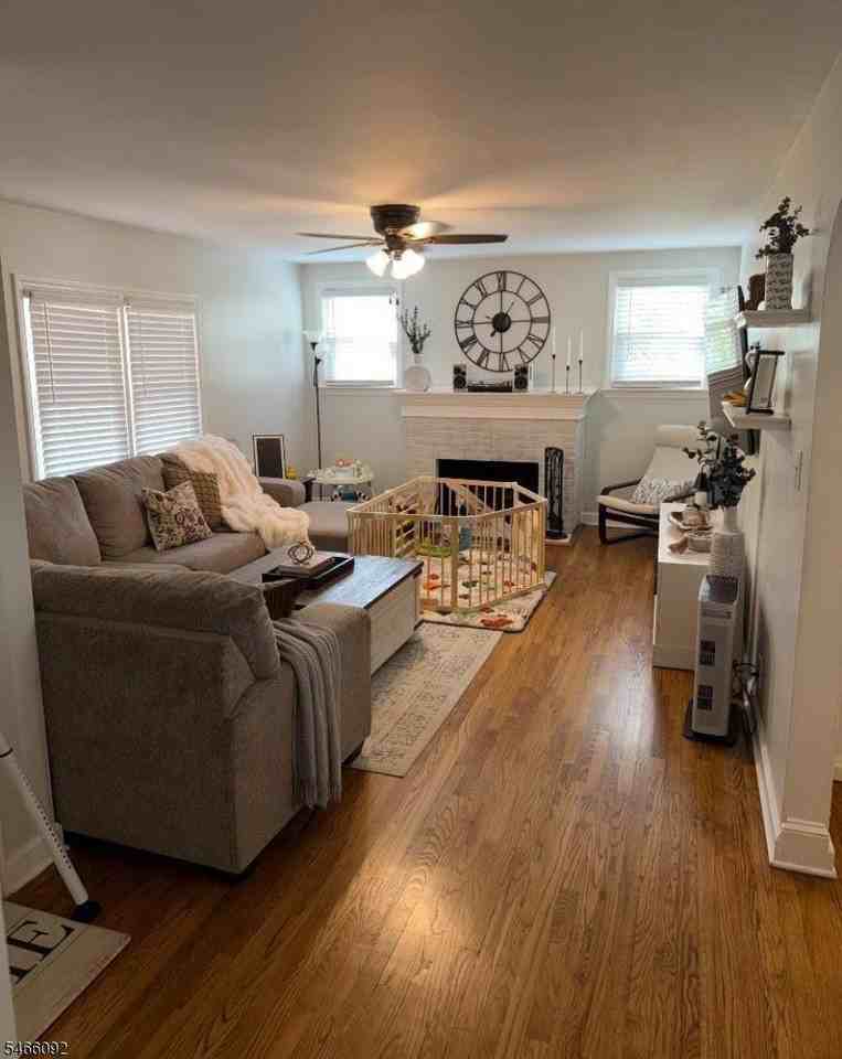 424 Greylock Pkwy - Photo 4 of 20