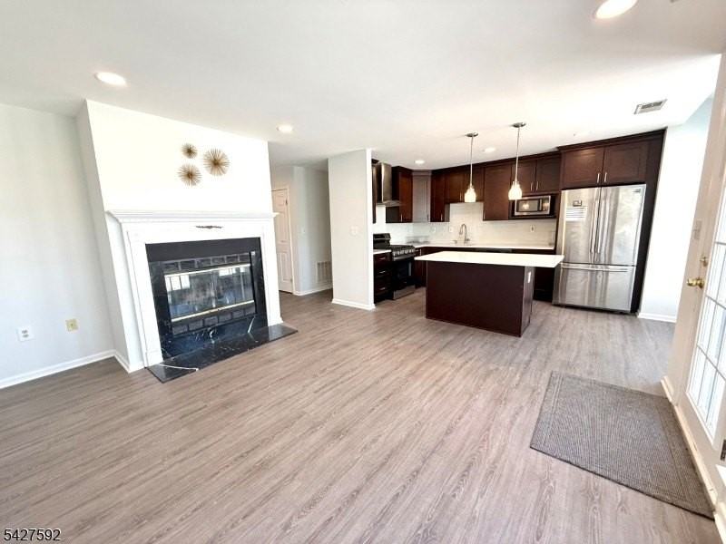 111 Columbus Dr #111 - Photo 5 of 24
