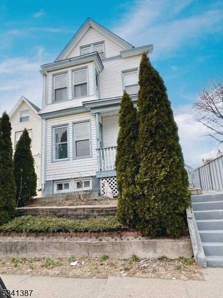317 N 8th St - Photo 2 of 12