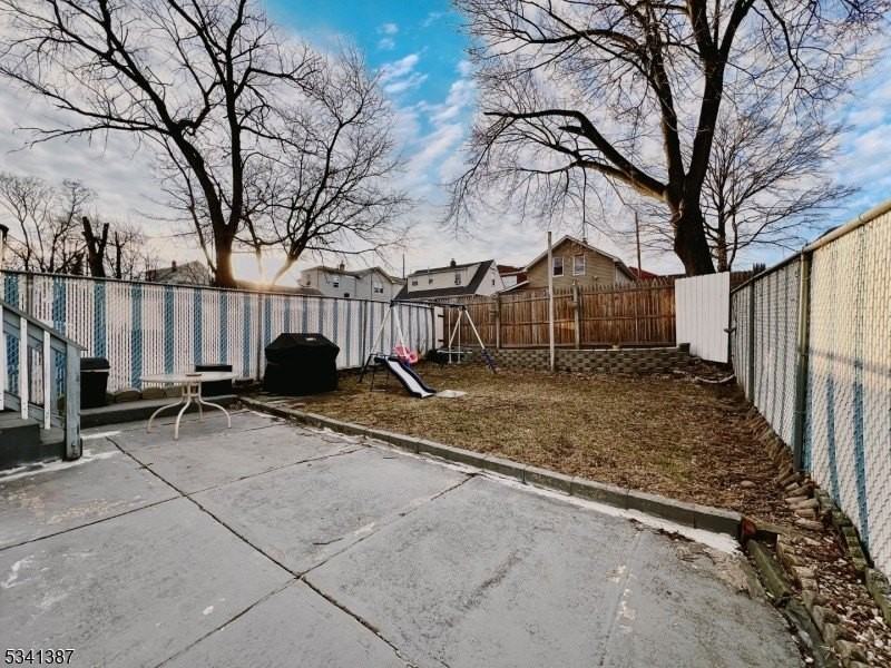 317 N 8th St - Photo 3 of 12