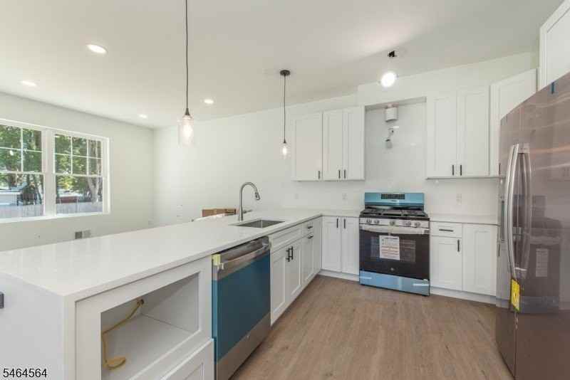 8 Halsey St #8A - Photo 4 of 20