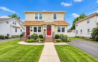 featured image of 23 2nd Ave #2