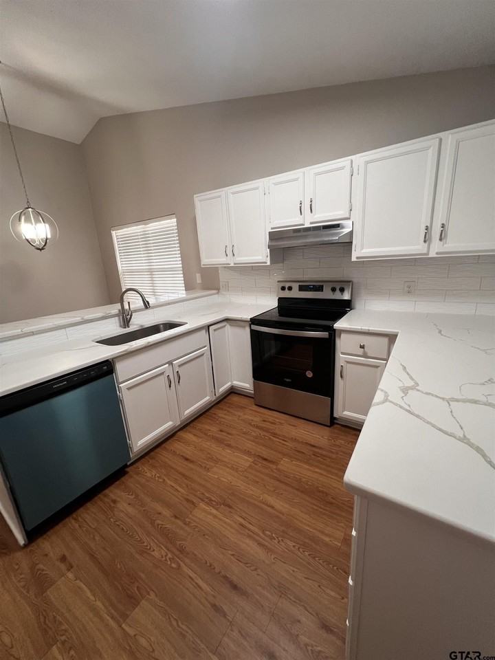 3423 Lexington Dr - Photo 5 of 10