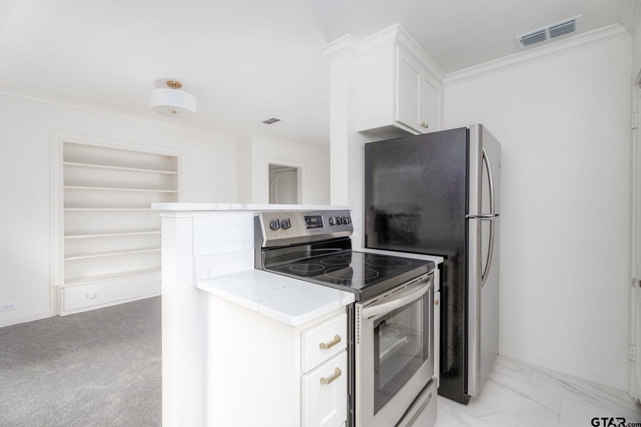 2016B Jarrel Ave - Photo 5 of 17