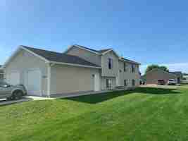 featured image of 815 W 3rd St