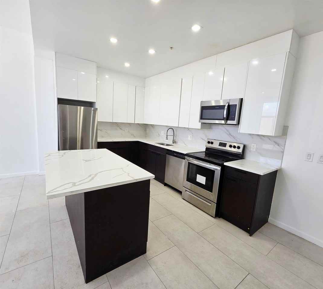 30 Howe Ave #305 - Photo 3 of 8