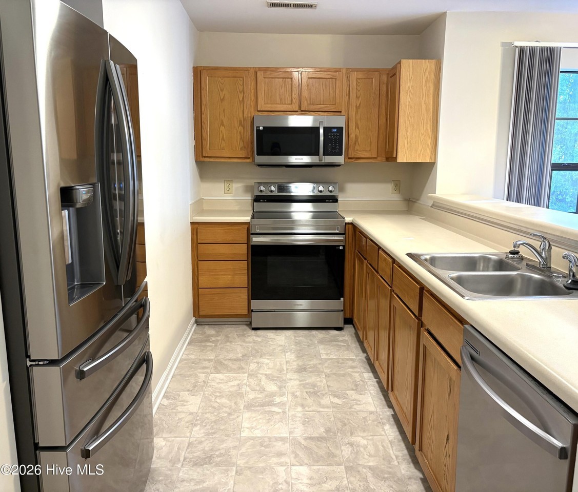 1733 41st St #A - Photo 4 of 24