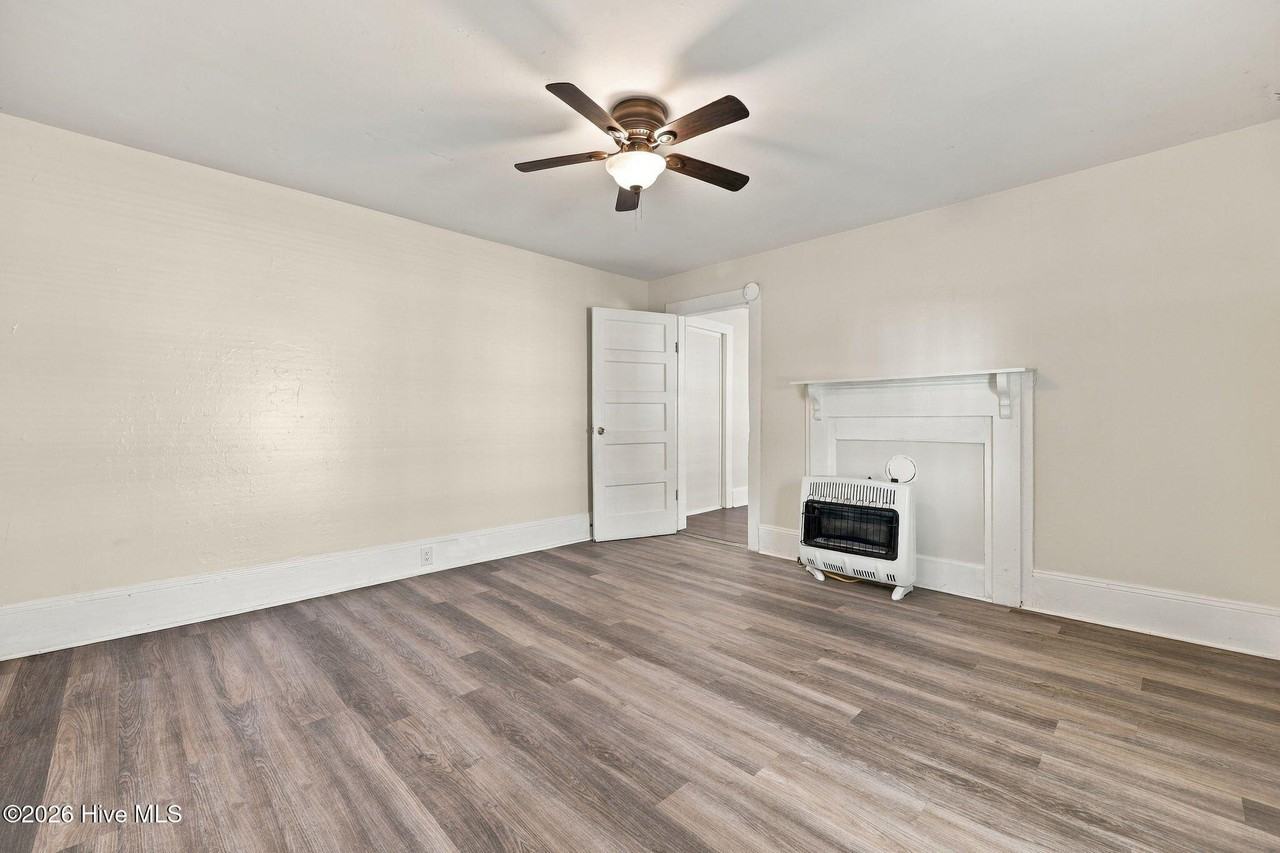 516 Roosevelt Ave #A - Photo 6 of 22
