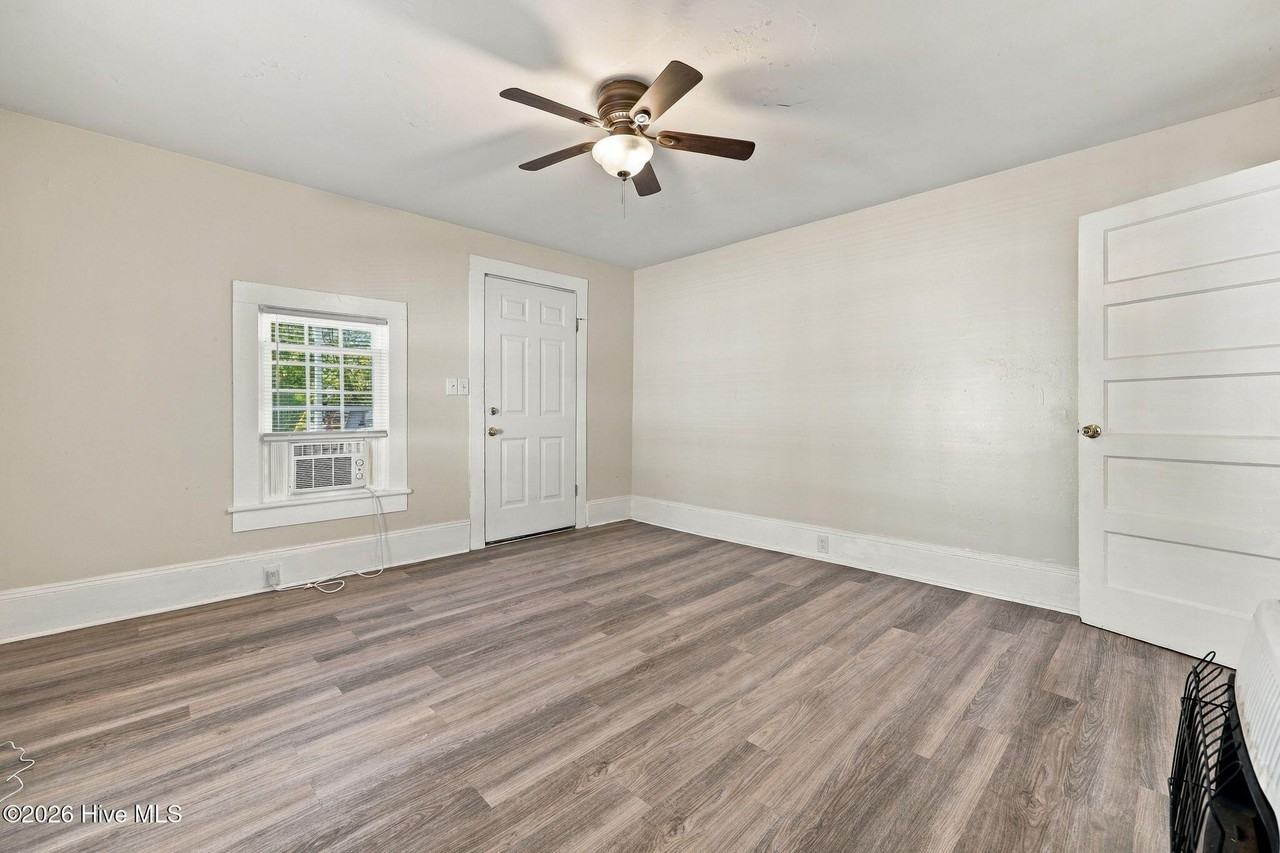 516 Roosevelt Ave #A - Photo 7 of 22