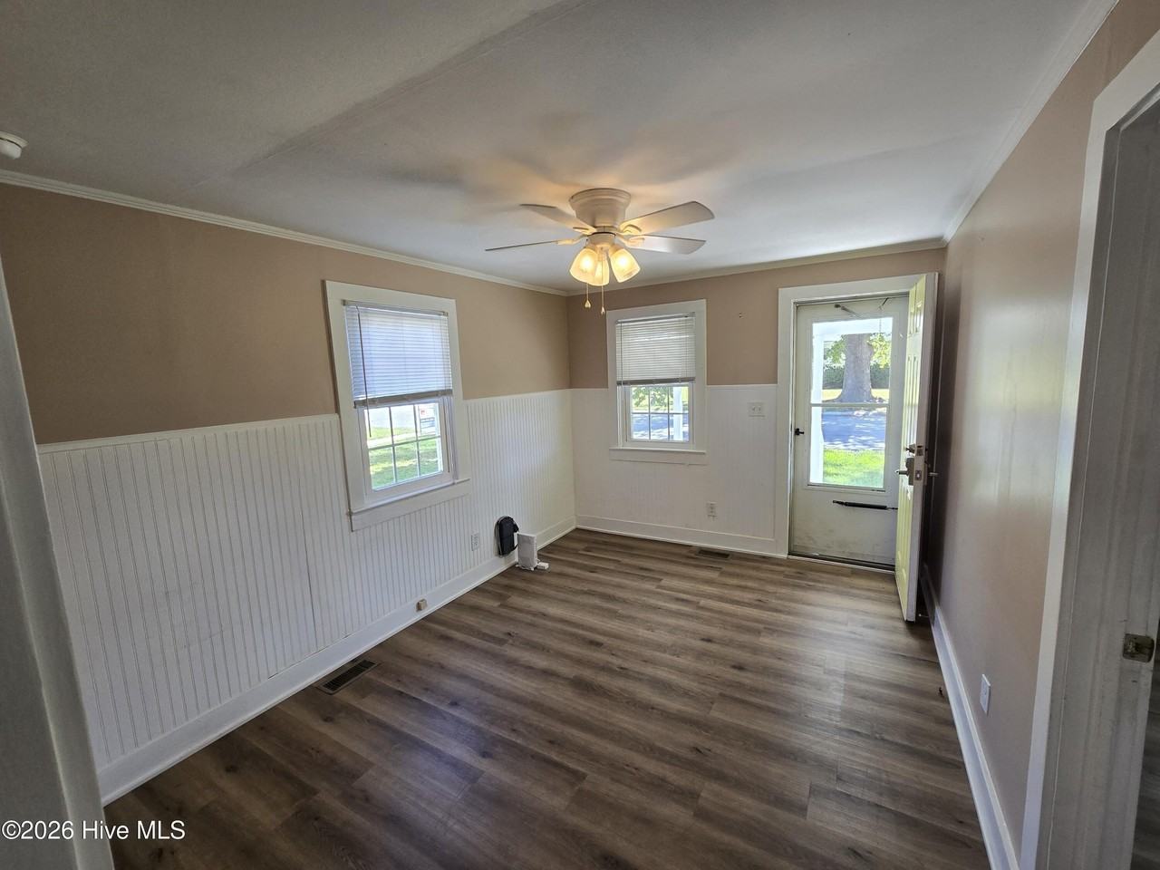 509 S Shore Dr - Photo 2 of 13