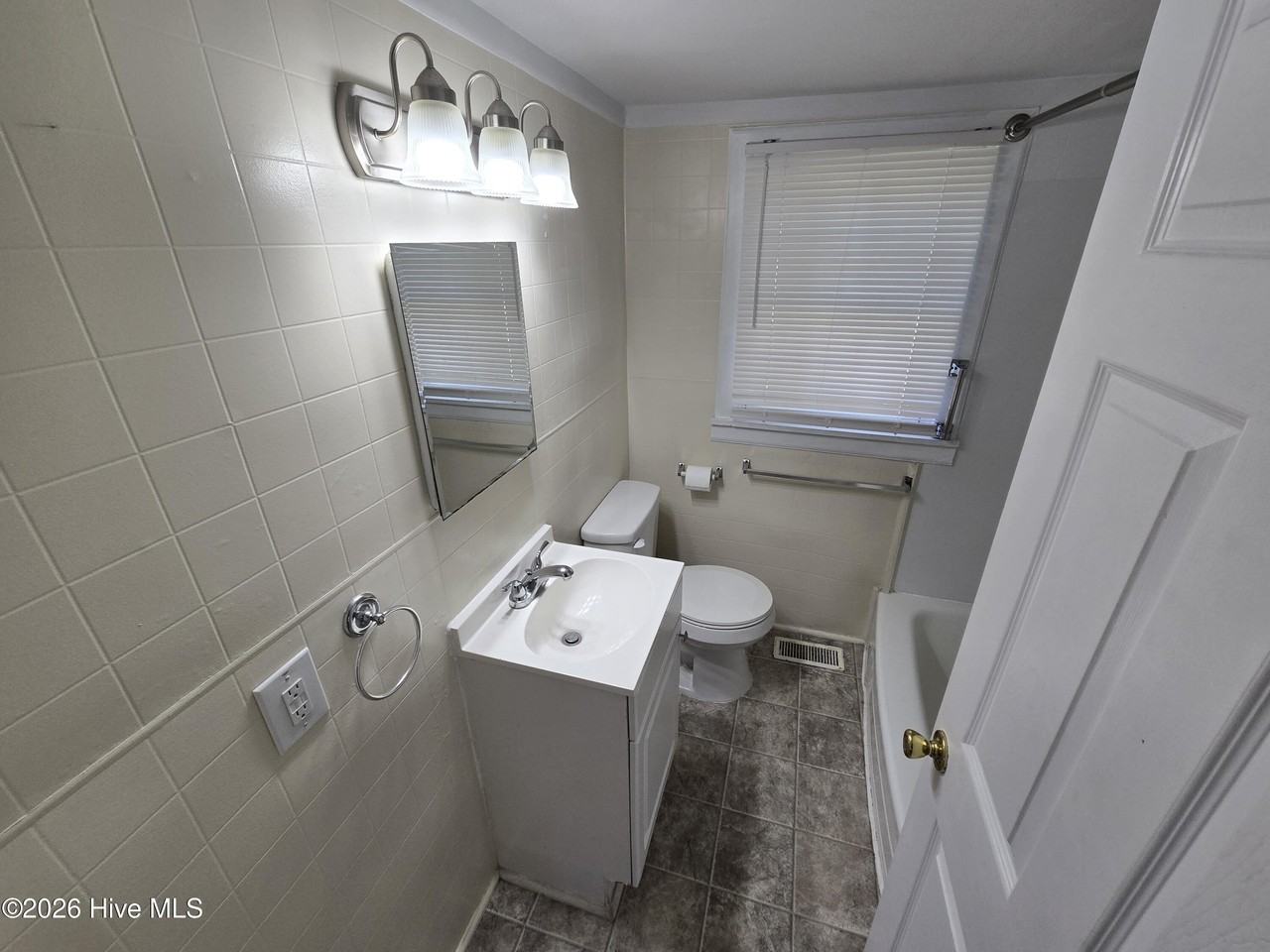 509 S Shore Dr - Photo 7 of 13
