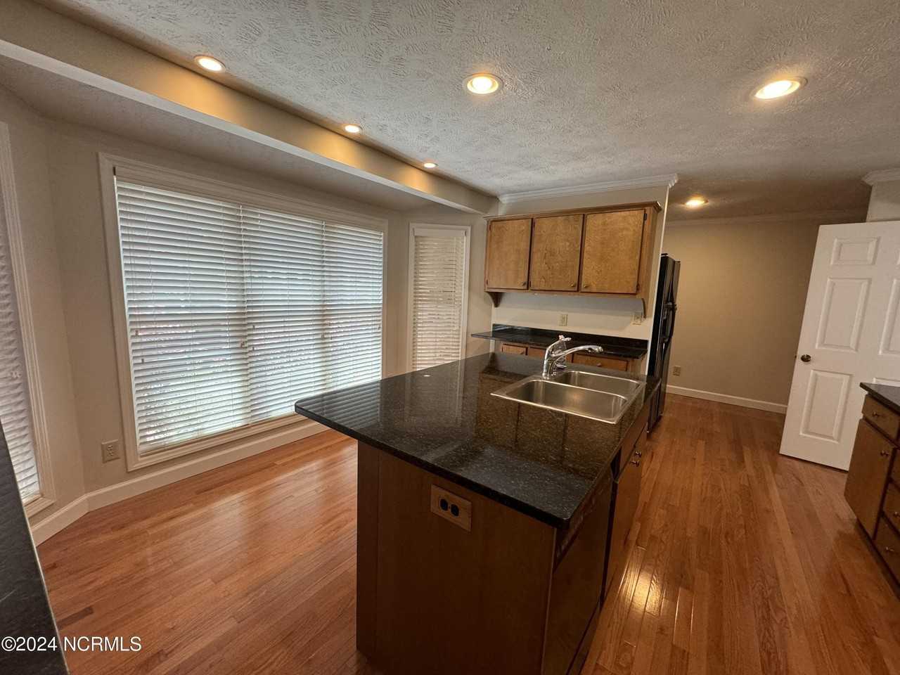 5 Highland Dr - Photo 2 of 14