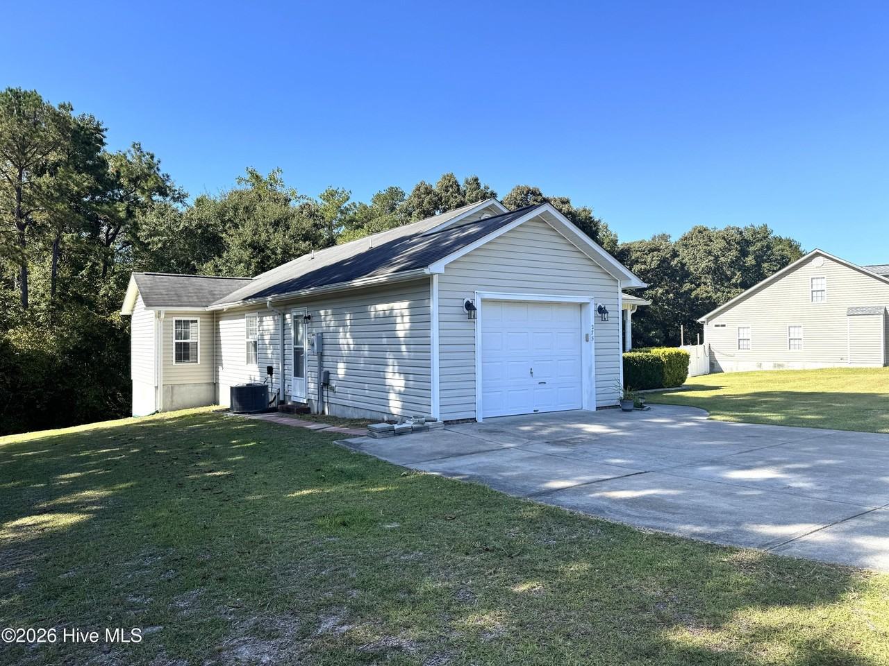 275 Brookstone Way - Photo 3 of 32
