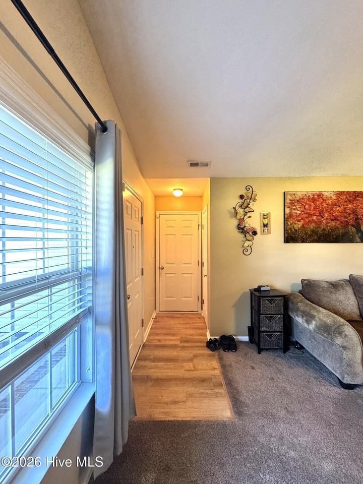 275 Brookstone Way - Photo 5 of 32