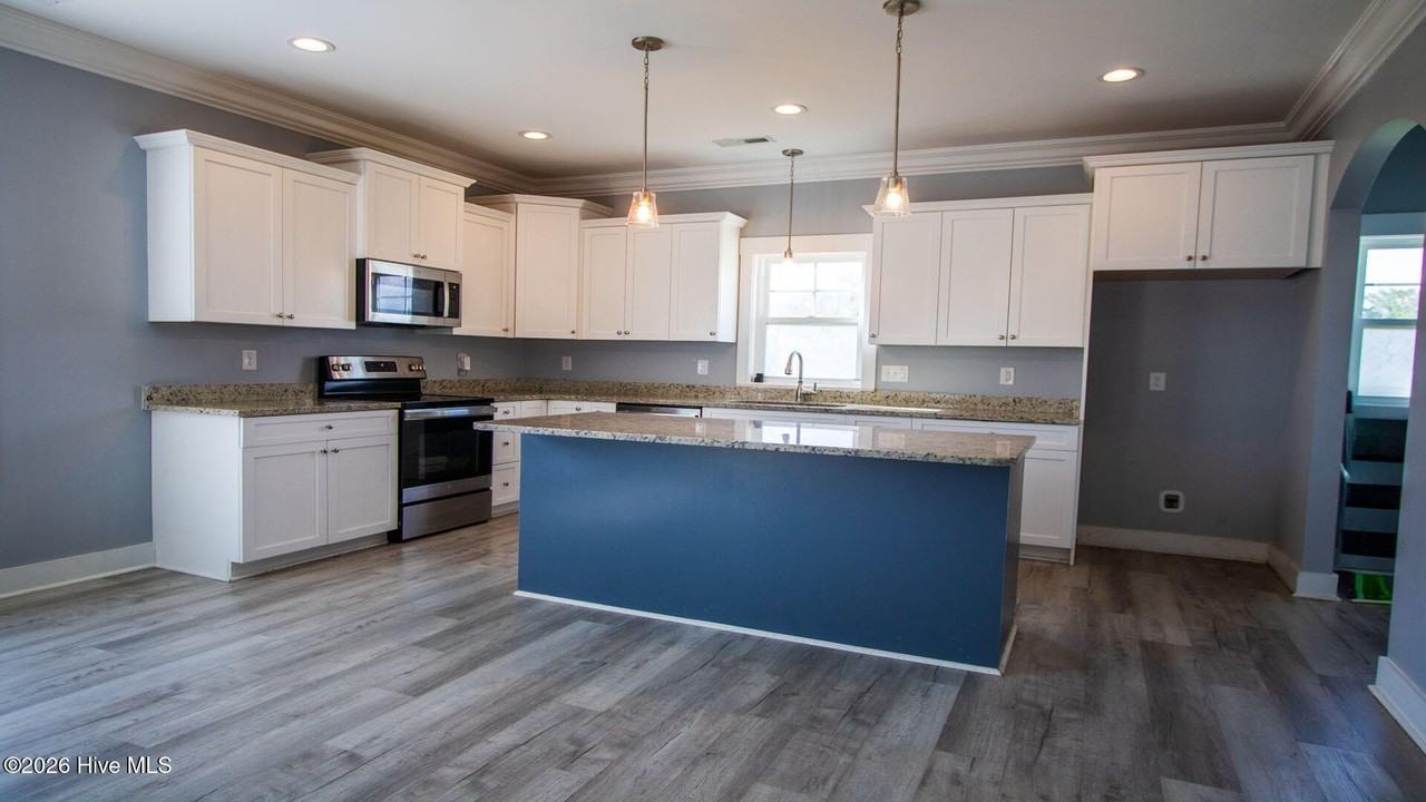 279 E Ivybridge Dr - Photo 3 of 28