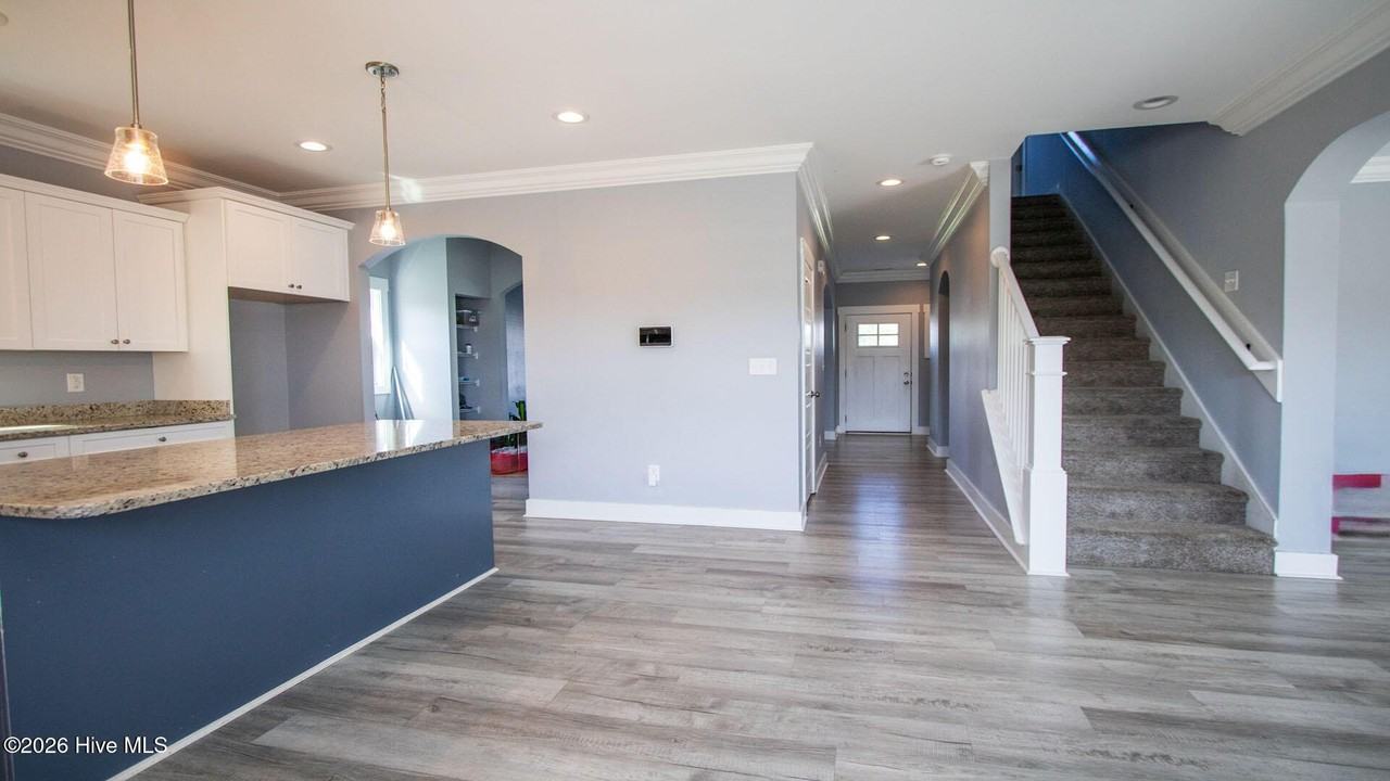 279 E Ivybridge Dr - Photo 7 of 28